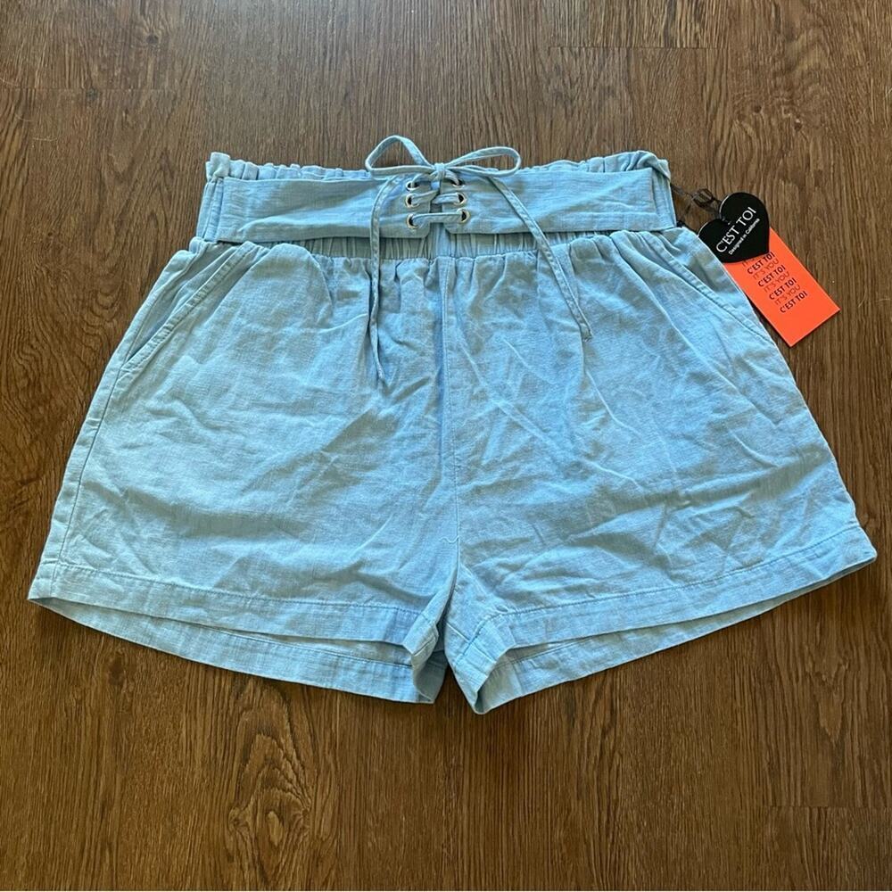 BNWT! C’EST TOI Pull on Denim Chambray Shorts with Lace Up Accent Size L